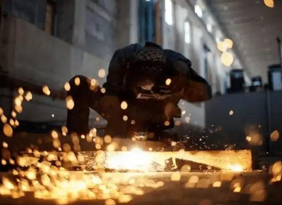 為何304管焊接后裂開？